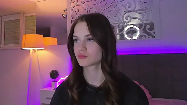 Онлайн чат XXX LuisaClover