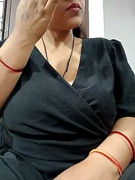 Shivani_hotty Adlı Modelin Canlı XXX Sohbeti