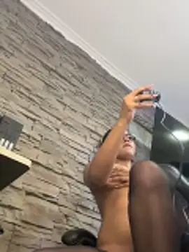 sophia_brunette_ 라이브 XXX 채팅