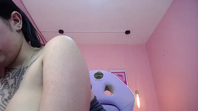 Adri_gomez_x: онлайн-секс-чат