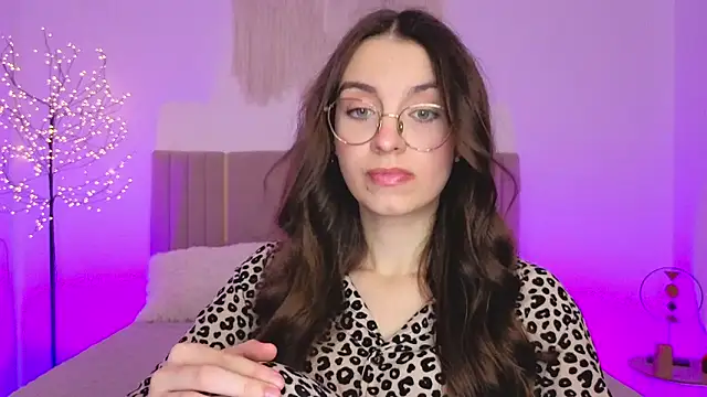 XXX chat uživo modela Real_cutie1