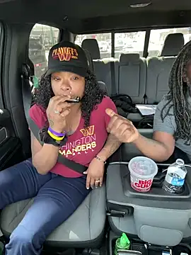 XXX chat uživo modela HaloRodeoLover2