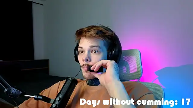 DENIS_HERE Show in webcam