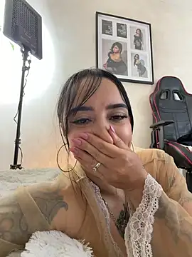 EmmyEvans1 Live XXX-Chat