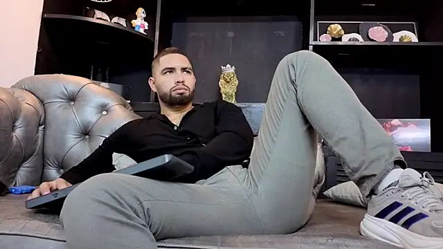 matteosantos: διαδικτυακό σόου στην κάμερα