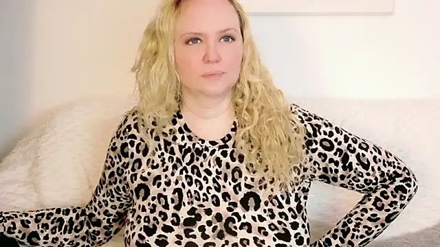 Chat +18 de Sarah4you ao vivo