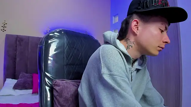 Nascary_Fox's Live XXX Chat