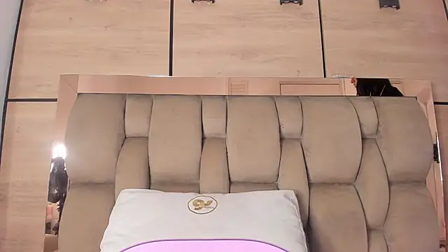 XXX chat uživo modela karol_lewiss