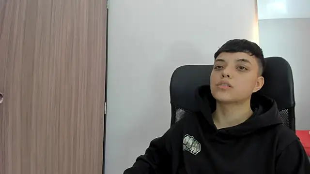 ariloe_quinteron Live XXX chat