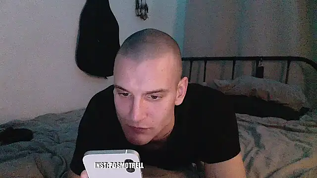 ETHAN_MOORE: онлайн-секс-чат