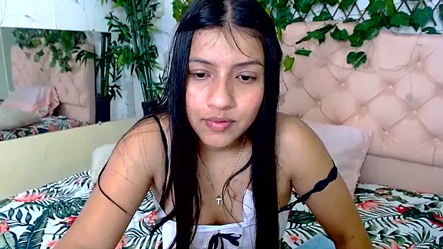 zara_cute's Live XXX Chat