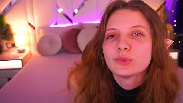 CuteeFoxy's Live XXX Chat