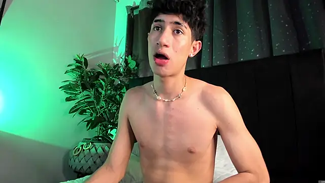 NovaaWheler webcam show