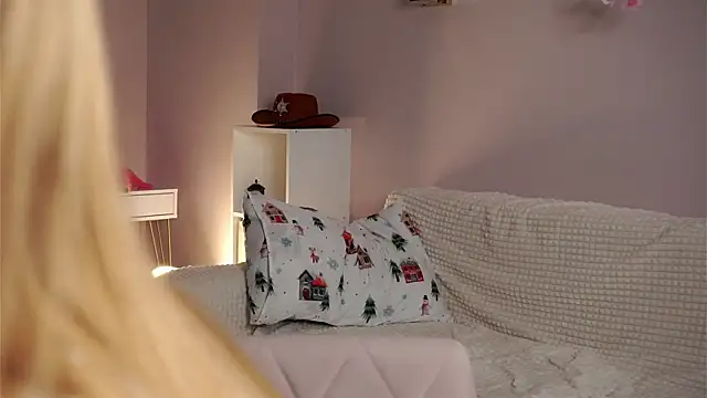 SunnivaCovil Adlı Modelin Canlı XXX Sohbeti