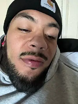 Bbrn69official: διαδικτυακό σόου στην κάμερα