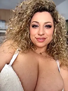 miamellycious' Live XXX Chat