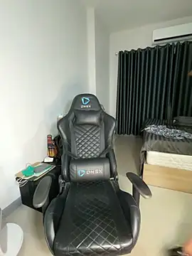 NaughtyKK_ 即時 XXX 聊天