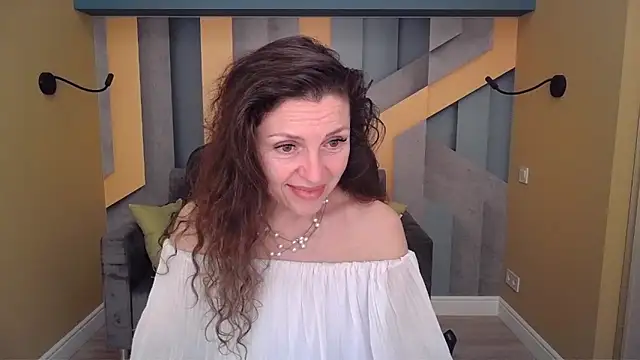 EllaLong's Live XXX Chat