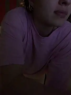 Chat +18 de SeducingYoghourt ao vivo