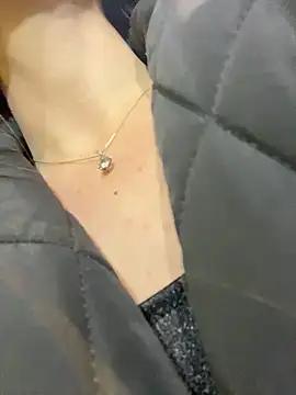 KrisMagnoly Chat XXX in diretta