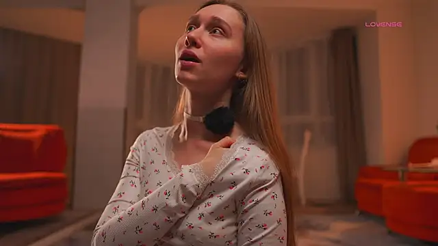 SharaNewbern Live XXX-chat