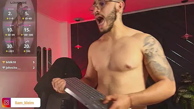 Liam_Kleiin: онлайн-секс-чат