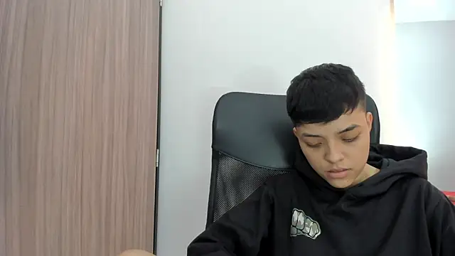 ariloe_quintero 现场XXX聊天