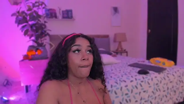 YariRosen Live XXX chat