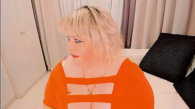 Show modela BIGTITSBBW na web-kameri