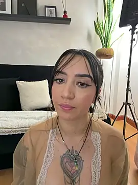 EmmyEvans1's Live XXX Chat