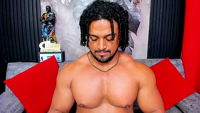 Show modela MikeEstevess na web-kameri