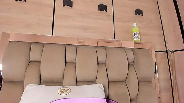 XXX chat uživo modela karol_lewiss