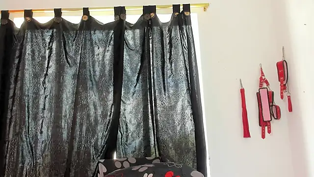 QUEEN_MANDY_BBW élő XXX-chatje