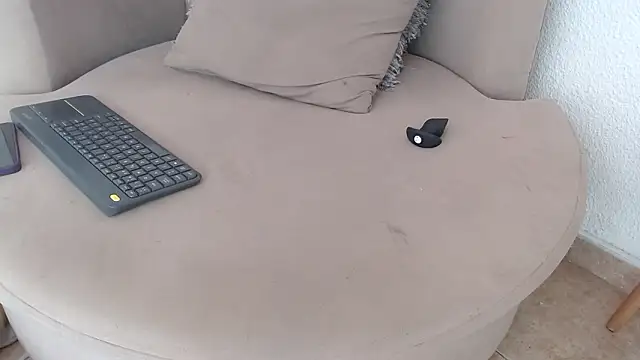 CarolineAikos' Live XXX Chat