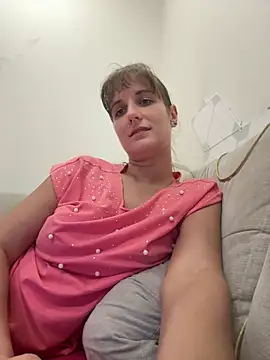 jennifer11772 Adlı Modelin Canlı XXX Sohbeti