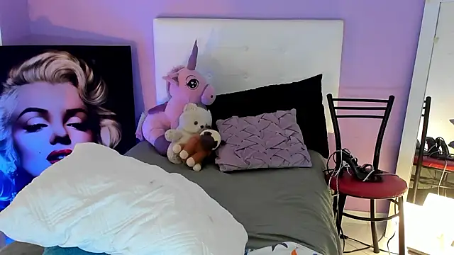 Charlotte11-11 Adlı Modelin Web Kamerası Şovu