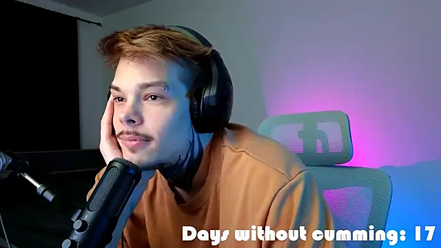 DENIS_HERE 即時 XXX 聊天