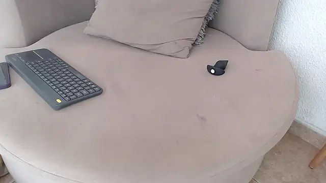 دردشة CarolineAikos الجنسية المباشرة