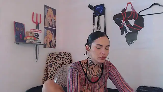 XXX chat uživo modela Perola__May