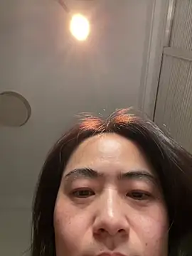 XXX chat uživo modela youmi_y