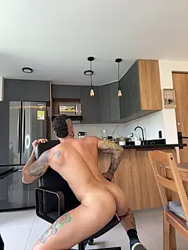 fitnolan's Live XXX Chat