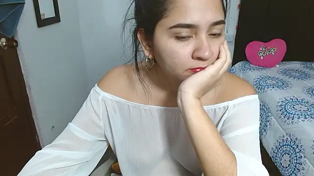 Chatroom XXX en direct de Thalian