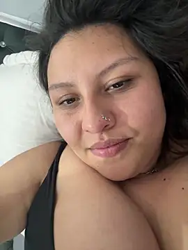 Chat +18 de Larissa_Antonella ao vivo