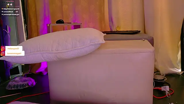 Chat +18 de Melany__08 ao vivo