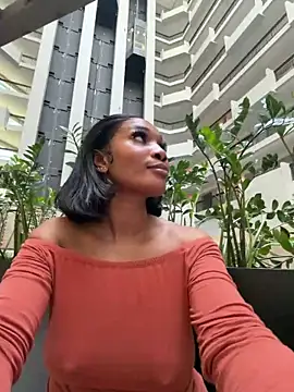 ___Nessan Webbikameraesitys