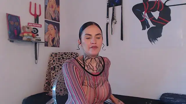 XXX chat uživo modela Perola__May