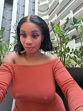 ___Nessa 在線直播表演