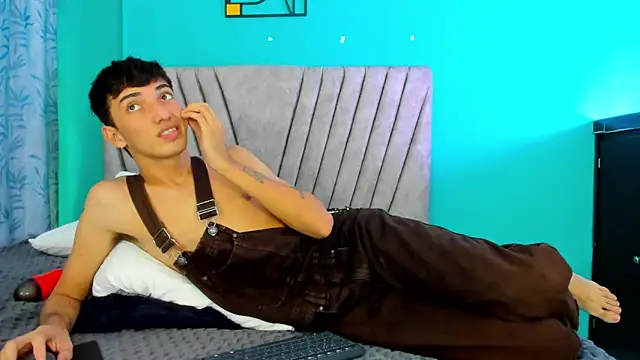 Maikol_Ortiz Live XXX-Chat