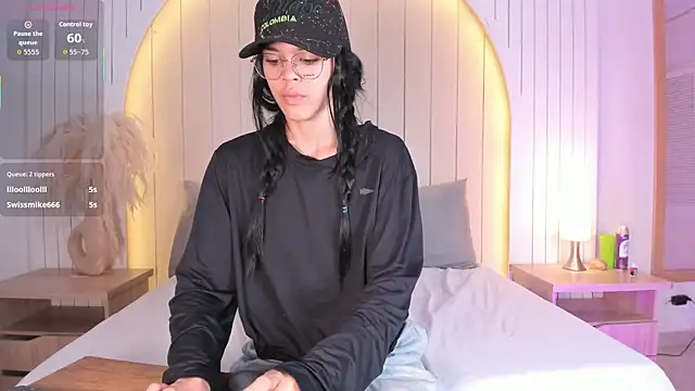 ALICESANDOVAL: онлайн-секс-чат