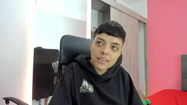 ariloe_quintero's Live XXX Chat